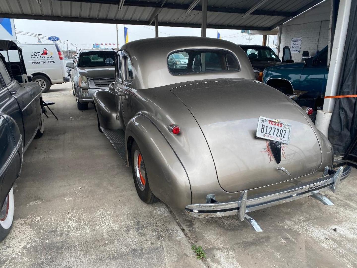 1939 Pewter /Tan Chevrolet Master 85 (21JB0524722) with an 350 V8 Chevrolet engine, Automatic transmission, located at 1687 Business 35 S, New Braunfels, TX, 78130, (830) 625-7159, 29.655487, -98.051491 - Photo#1